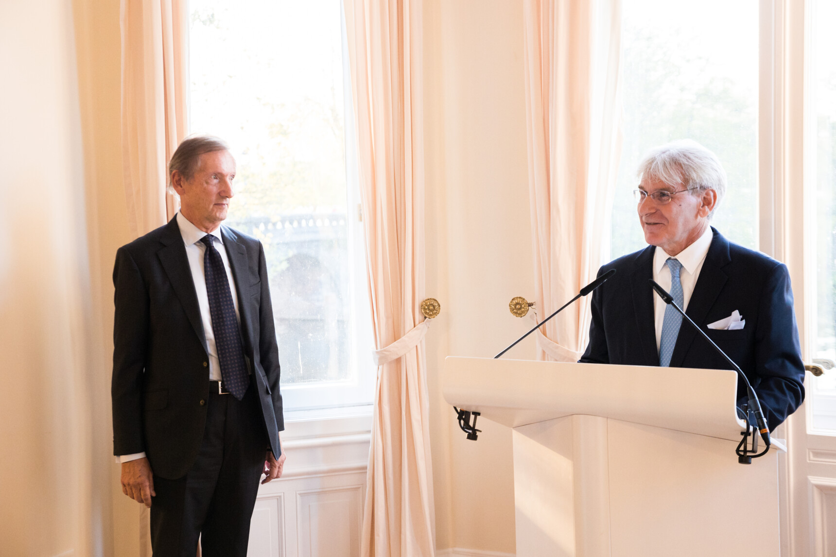 HamburgAmbassador Karl Maslo bei seiner Amtseinführung mit Matthias Kleinhempel, Sprecher der HamburgAmbassadors